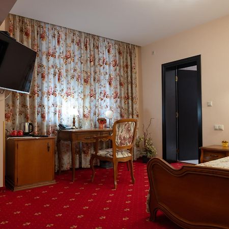 Boutique Hotel Vsk Kentavar Drjanowo Exterior foto