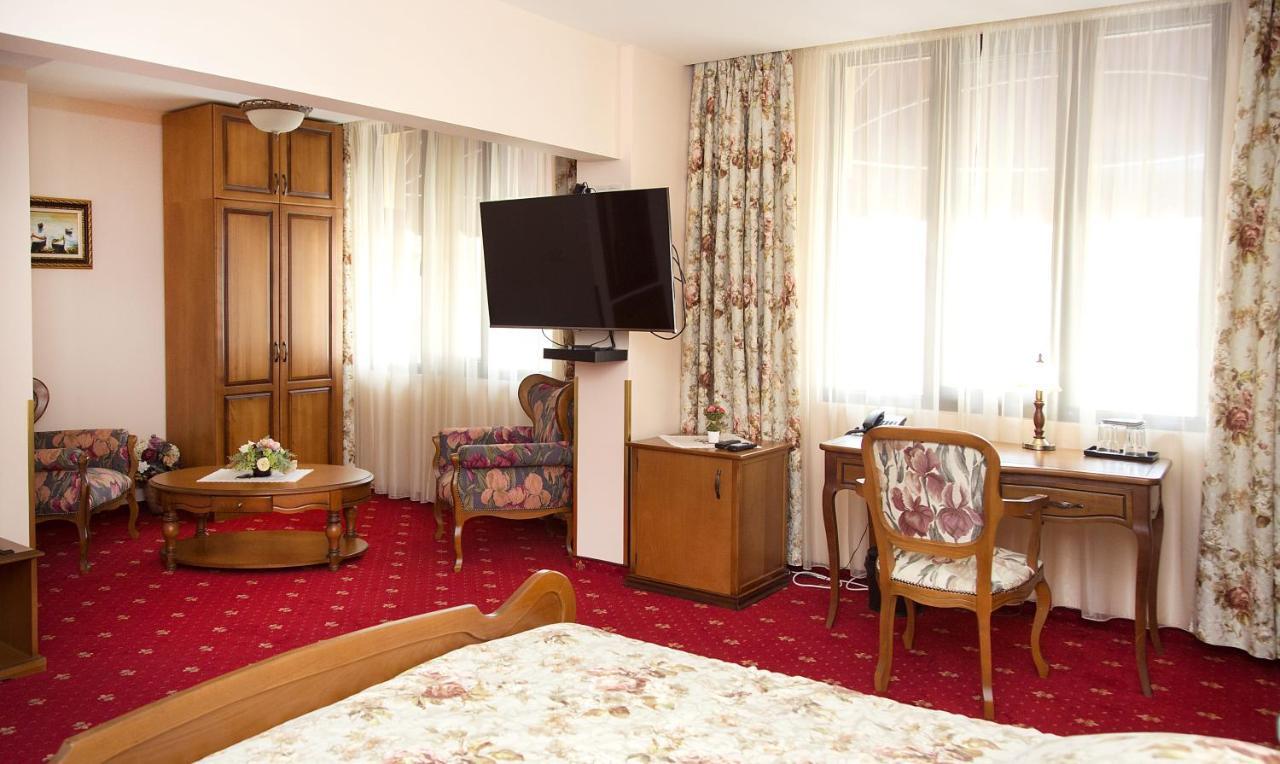 Boutique Hotel Vsk Kentavar Drjanowo Exterior foto