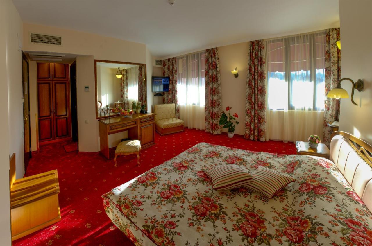 Boutique Hotel Vsk Kentavar Drjanowo Exterior foto