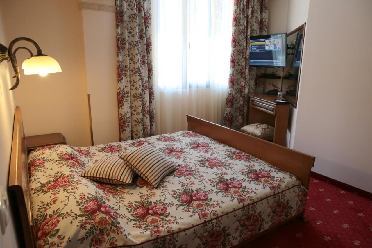 Boutique Hotel Vsk Kentavar Drjanowo Exterior foto